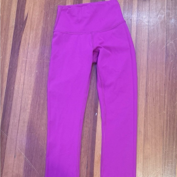 Lululemon size 0 leggings pink 25 inch - Picture 3 of 3
